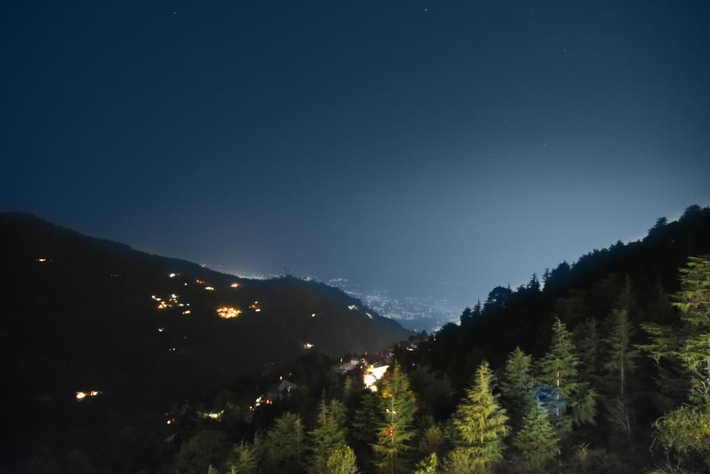 Hotel Varuni Mcleodganj Дармсала Экстерьер фото