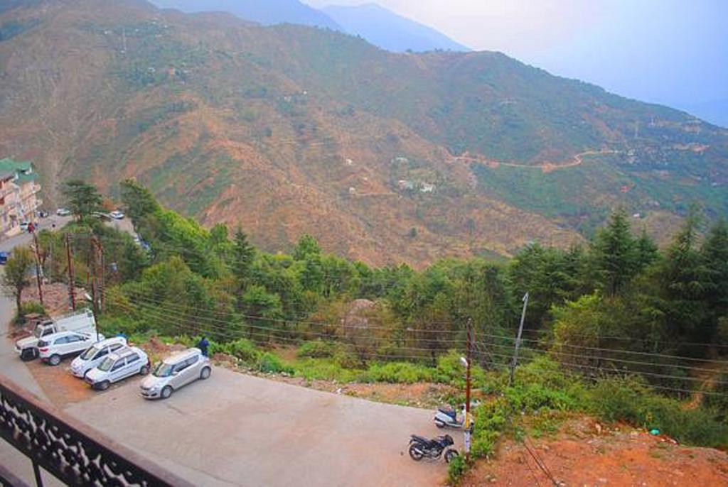 Hotel Varuni Mcleodganj Дармсала Экстерьер фото