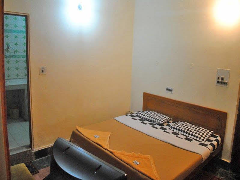 Hotel Varuni Mcleodganj Дармсала Экстерьер фото