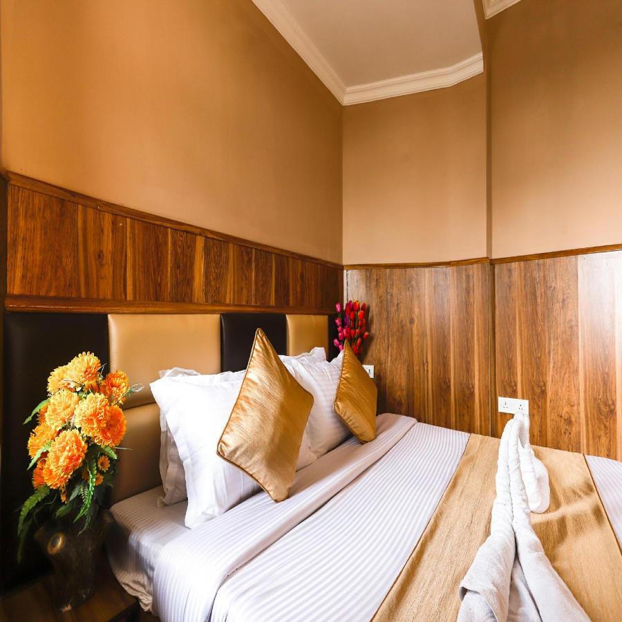 Hotel Varuni Mcleodganj Дармсала Экстерьер фото