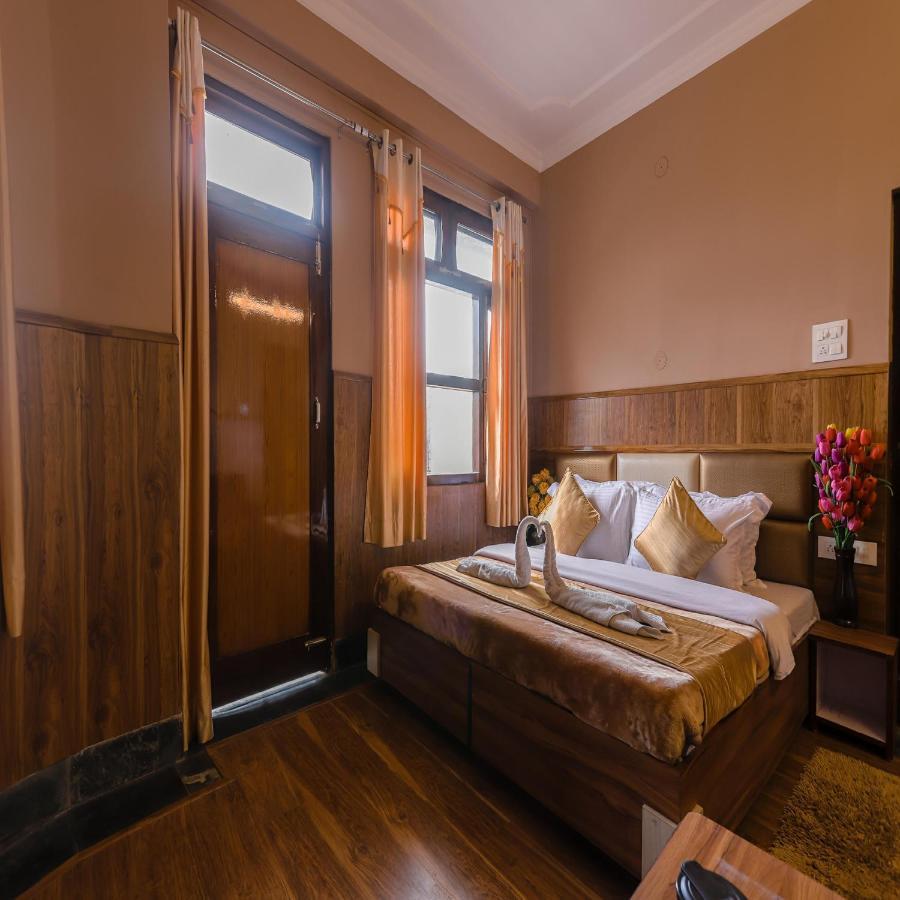 Hotel Varuni Mcleodganj Дармсала Экстерьер фото