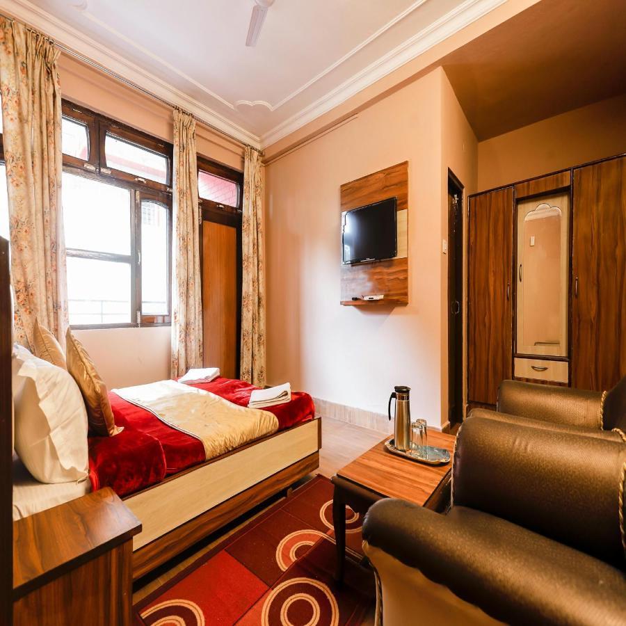 Hotel Varuni Mcleodganj Дармсала Экстерьер фото