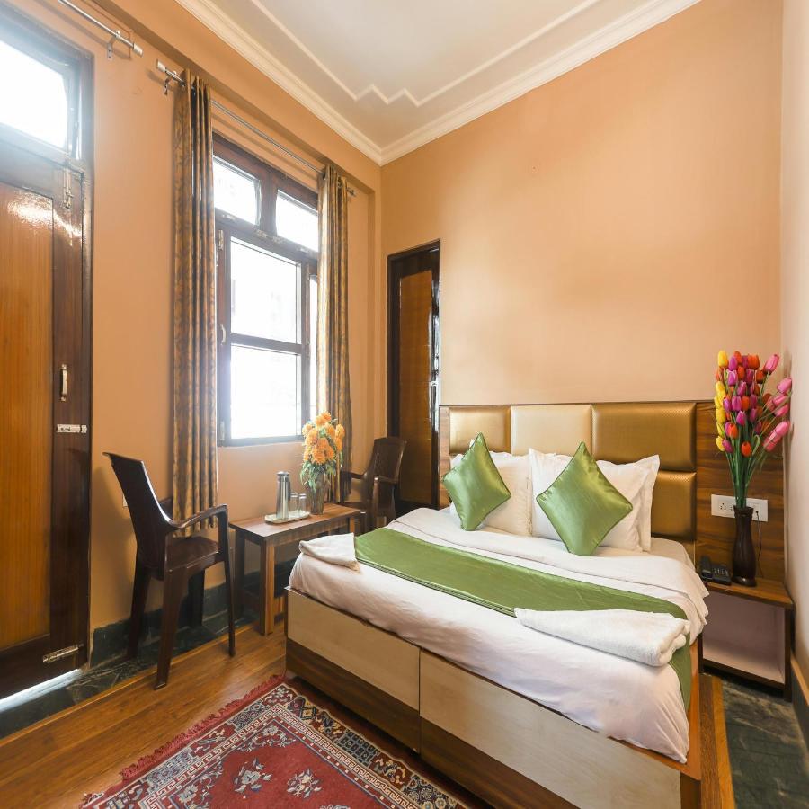 Hotel Varuni Mcleodganj Дармсала Экстерьер фото