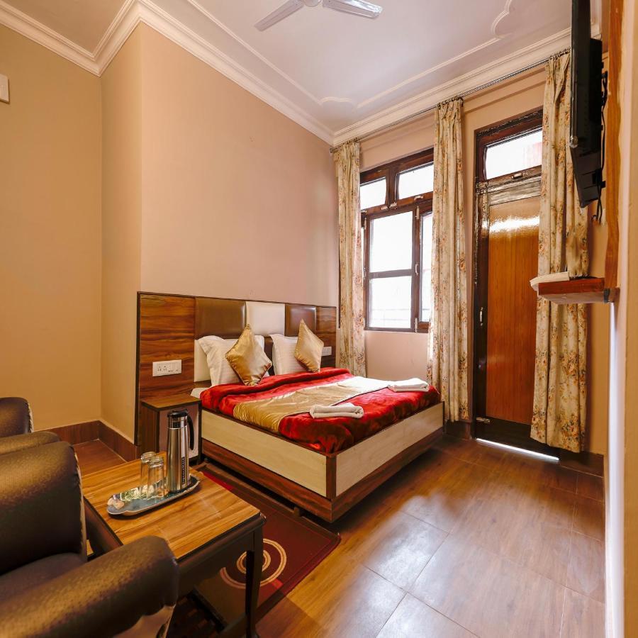 Hotel Varuni Mcleodganj Дармсала Экстерьер фото
