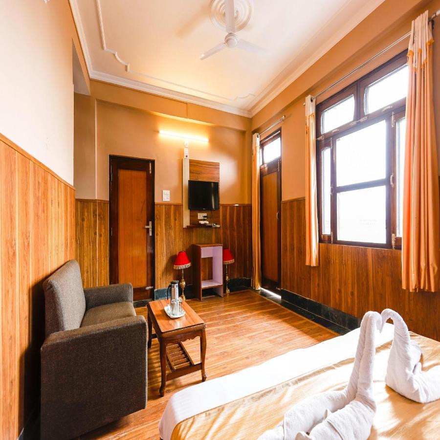 Hotel Varuni Mcleodganj Дармсала Экстерьер фото
