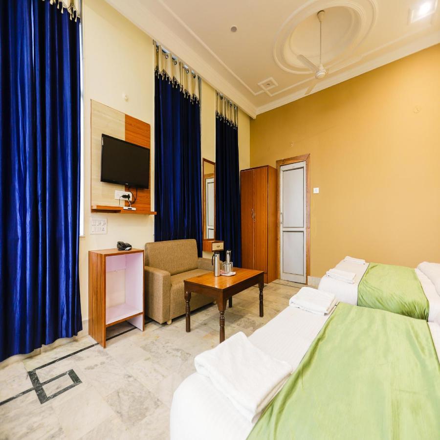 Hotel Varuni Mcleodganj Дармсала Экстерьер фото